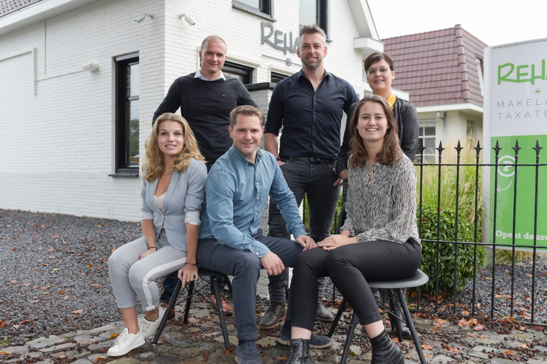 Ons team staat voor je klaar bij het <br>zoeken naar je ideale woning.