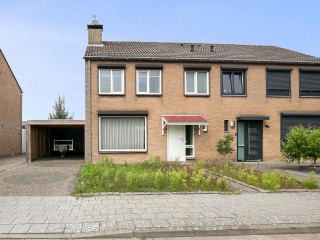  van Middelhovenstraat 69 in Axel